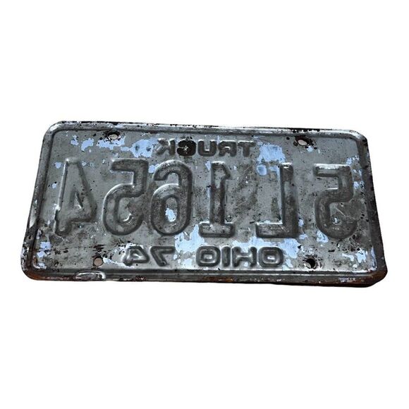 Vintage 1974 Ohio Truck Collectible License Plate Original Tag White Green - Picture 2 of 3